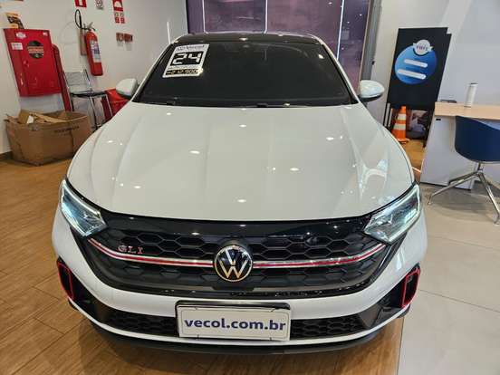 VOLKSWAGEN-JETTA-2024