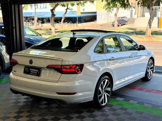 VOLKSWAGEN-JETTA-2019