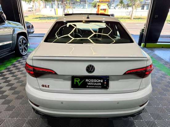 VOLKSWAGEN-JETTA-2019