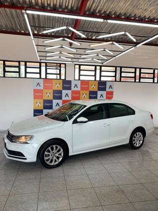 VOLKSWAGEN JETTA 2.0 TRENDLINE FLEX 4P TIPTRONIC