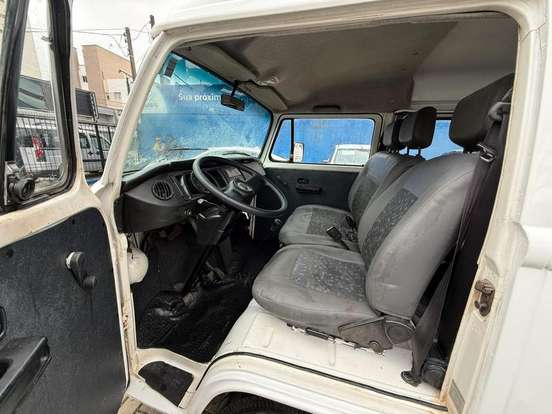 VOLKSWAGEN-KOMBI-2011