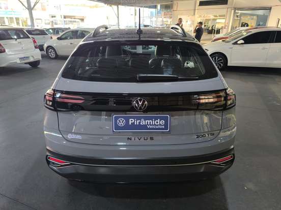 VOLKSWAGEN-NIVUS-1.0 200 TSI TOTAL FLEX HIGHLINE AUTOMÁTICO VOLKSWAGEN-NIVUS-2023