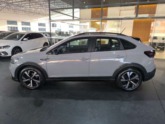 VOLKSWAGEN-NIVUS-1.0 200 TSI TOTAL FLEX HIGHLINE AUTOMÁTICO VOLKSWAGEN-NIVUS-2023