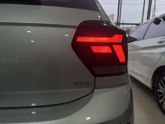 VOLKSWAGEN-POLO-2025
