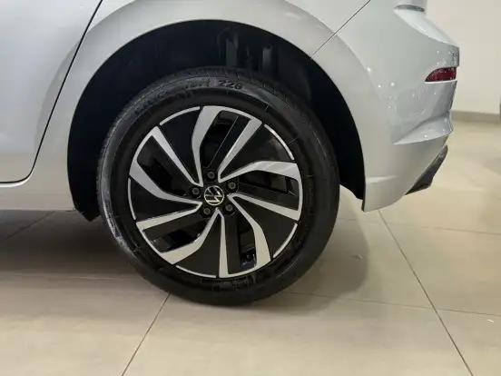 VOLKSWAGEN-POLO-2025