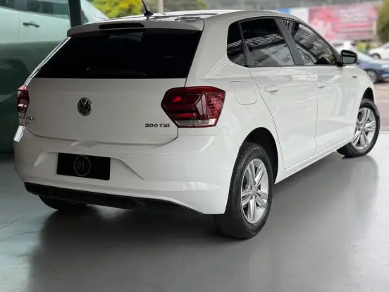 VOLKSWAGEN-POLO-1.0 200 TSI COMFORTLINE AUTOMÁTICO VOLKSWAGEN-POLO-2020