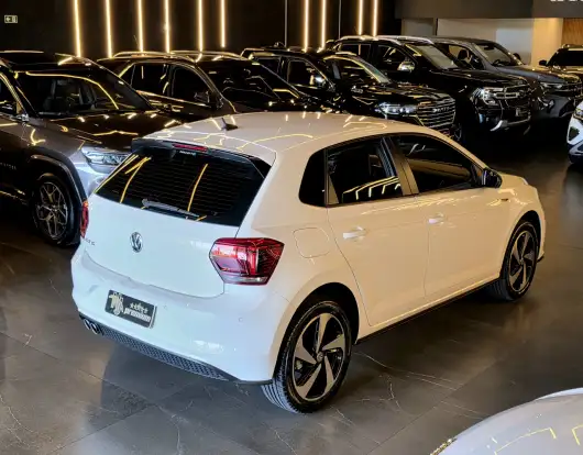 VOLKSWAGEN-POLO-2020