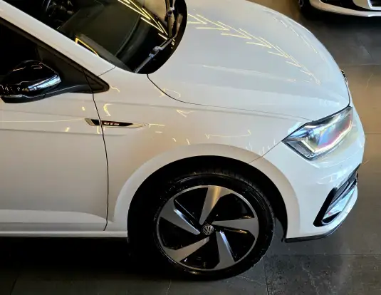 VOLKSWAGEN-POLO-2020