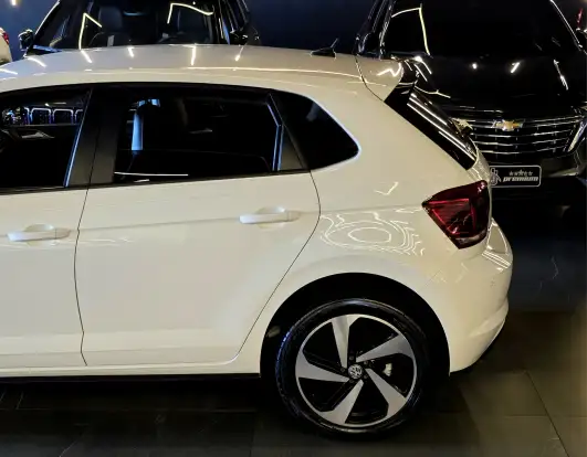 VOLKSWAGEN-POLO-2020