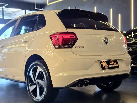 VOLKSWAGEN-POLO-2020
