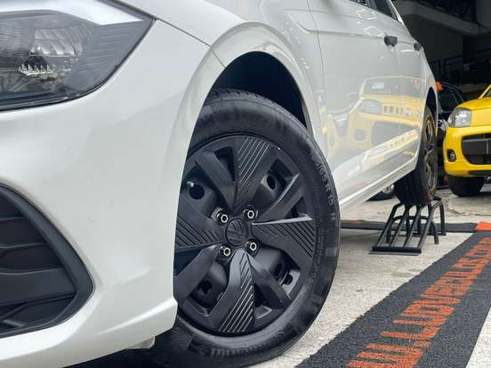 VOLKSWAGEN-POLO-2024