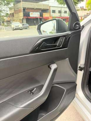 VOLKSWAGEN-POLO-2025