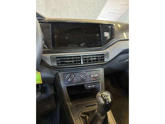 VOLKSWAGEN-POLO-2024