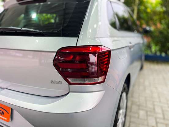 VOLKSWAGEN-POLO-2019