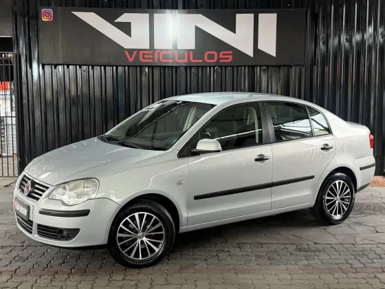VOLKSWAGEN POLO SEDAN 1.6 8V GASOLINA 4P MANUAL