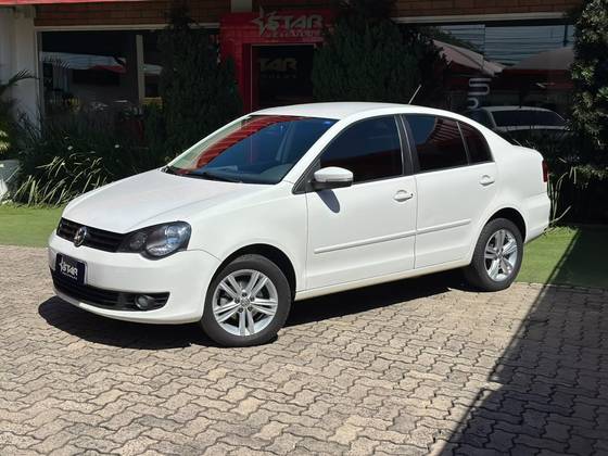 VOLKSWAGEN POLO SEDAN 1.6 MI COMFORTLINE 8V FLEX 4P AUTOMATIZADO