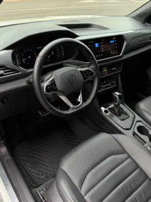 VOLKSWAGEN-TAOS-2023