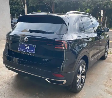 VOLKSWAGEN-T-CROSS-2019