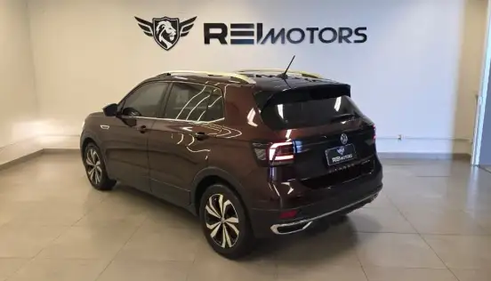VOLKSWAGEN-T-CROSS-2021