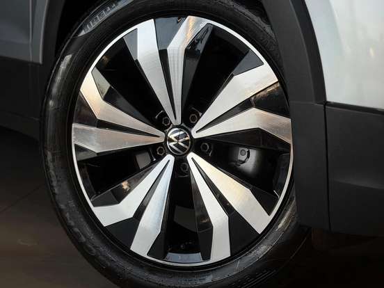 VOLKSWAGEN-T-CROSS-2025