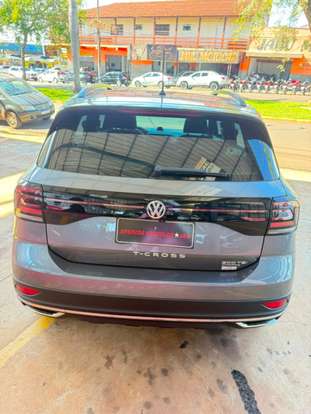 VOLKSWAGEN-T-CROSS-2019