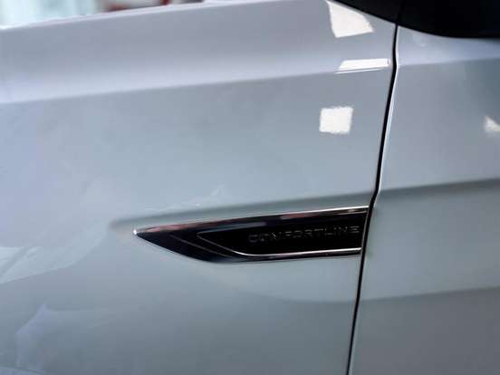 VOLKSWAGEN-T-CROSS-2024