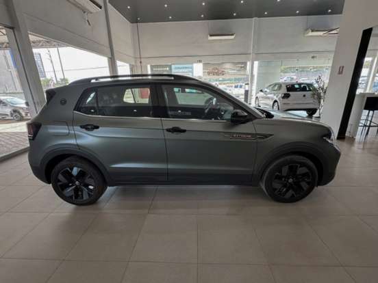VOLKSWAGEN-T-CROSS-2025