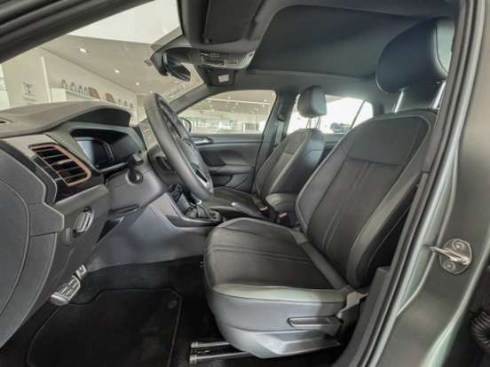VOLKSWAGEN-T-CROSS-2025