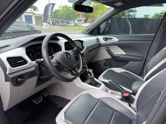 VOLKSWAGEN-T-CROSS-2020