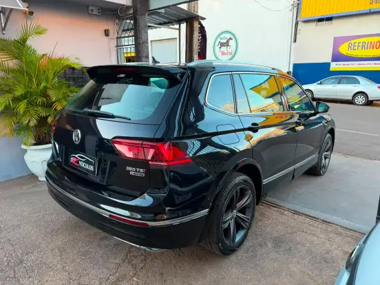 VOLKSWAGEN-TIGUAN-2021