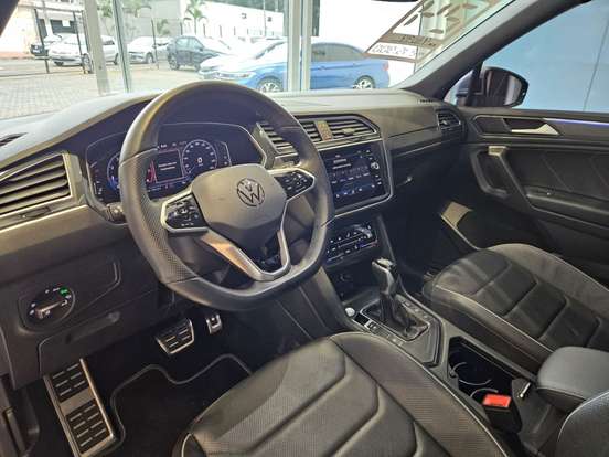 VOLKSWAGEN-TIGUAN-2.0 300 TSI GASOLINA ALLSPACE R-LINE AUTOMÁTICO VOLKSWAGEN-TIGUAN-2023