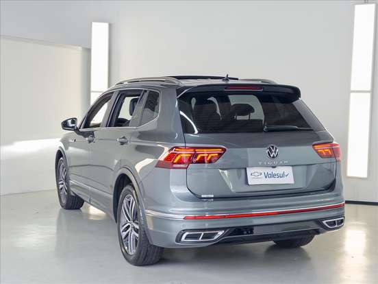 VOLKSWAGEN-TIGUAN-2.0 300 TSI GASOLINA ALLSPACE R-LINE AUTOMÁTICO VOLKSWAGEN-TIGUAN-2024
