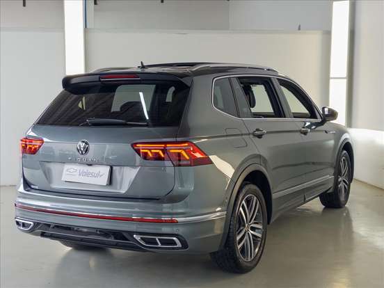 VOLKSWAGEN-TIGUAN-2.0 300 TSI GASOLINA ALLSPACE R-LINE AUTOMÁTICO VOLKSWAGEN-TIGUAN-2024