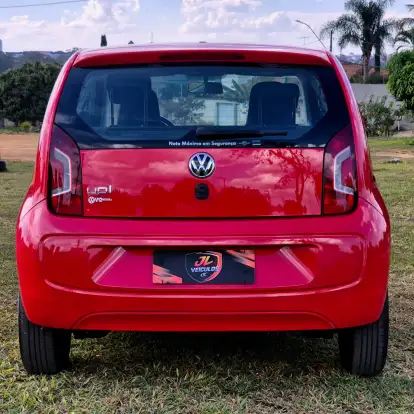 VOLKSWAGEN-UP-2015