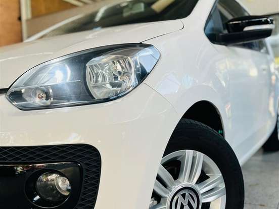 VOLKSWAGEN-UP-1.0 MPI MOVE UP 12V FLEX 4P AUTOMATIZADO VOLKSWAGEN-UP-2015