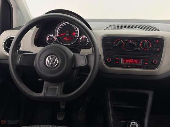 VOLKSWAGEN-UP-2016
