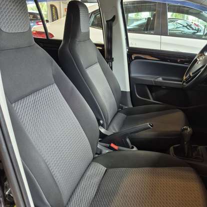 VOLKSWAGEN-UP-2018