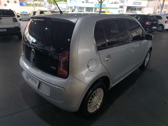 VOLKSWAGEN-UP-2015