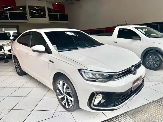 VOLKSWAGEN VIRTUS 1.0 200 TSI HIGHLINE AUTOMÁTICO