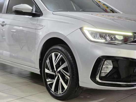 VOLKSWAGEN-VIRTUS-1.0 200 TSI HIGHLINE AUTOMÁTICO VOLKSWAGEN-VIRTUS-2024