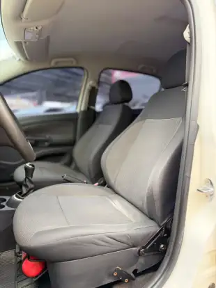 VOLKSWAGEN-VOYAGE-1.0 MI 8V FLEX 4P MANUAL VOLKSWAGEN-VOYAGE-2013
