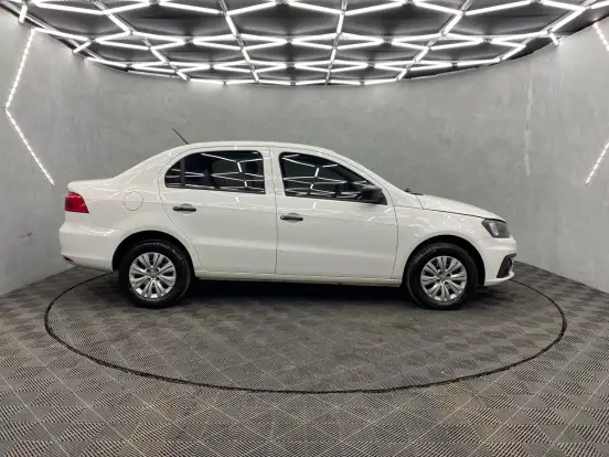VOLKSWAGEN-VOYAGE-2018