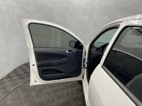 VOLKSWAGEN-VOYAGE-1.6 MSI TOTALFLEX TRENDLINE 4P MANUAL VOLKSWAGEN-VOYAGE-2018