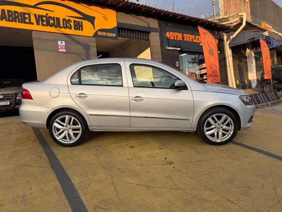 VOLKSWAGEN-VOYAGE-1.0 MI 8V FLEX 4P MANUAL VOLKSWAGEN-VOYAGE-2012