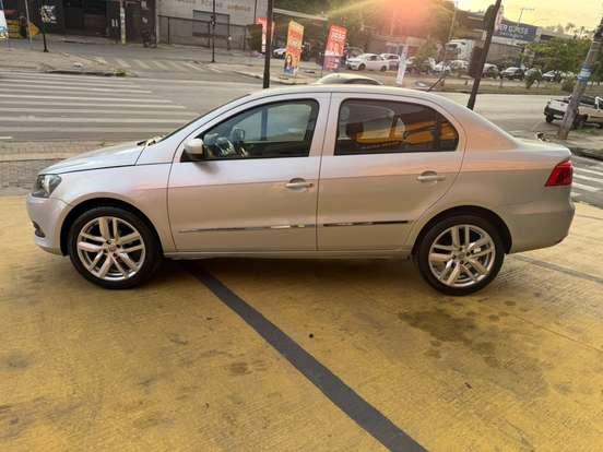 VOLKSWAGEN-VOYAGE-1.0 MI 8V FLEX 4P MANUAL VOLKSWAGEN-VOYAGE-2012