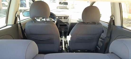 VOLKSWAGEN-FOX-2010