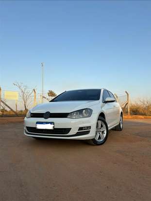 VOLKSWAGEN-GOLF-2014