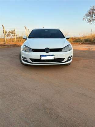 VOLKSWAGEN-GOLF-2014