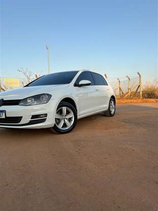 VOLKSWAGEN-GOLF-2014