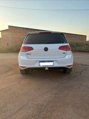 VOLKSWAGEN-GOLF-2014